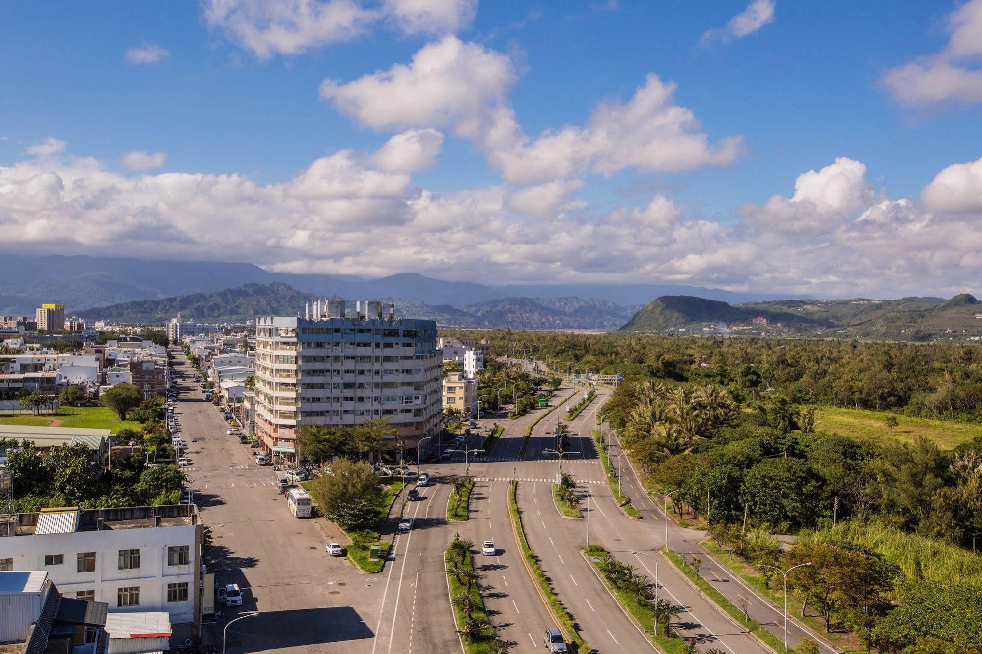 Kaishen Starlight Hotel Taitung Bagian luar foto