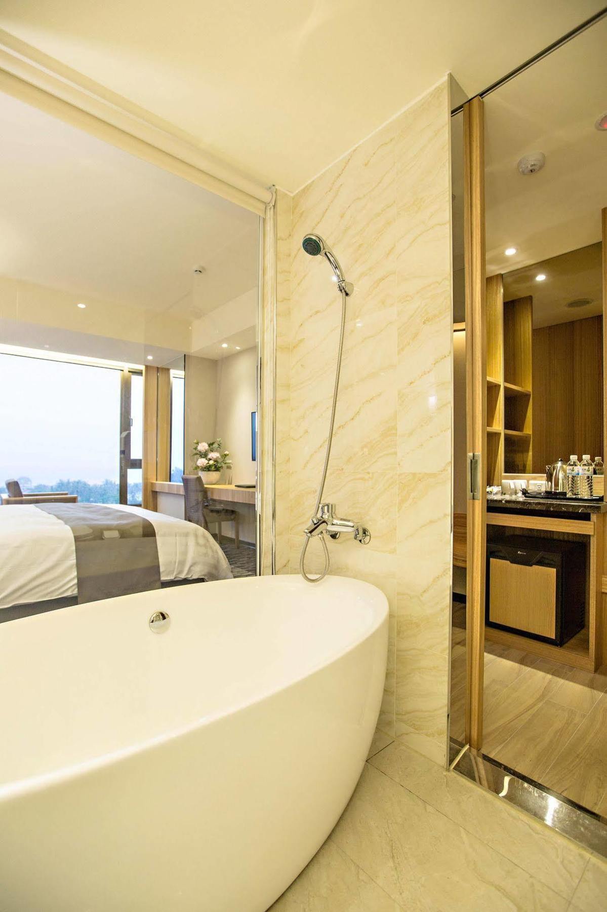 Kaishen Starlight Hotel Taitung Bagian luar foto