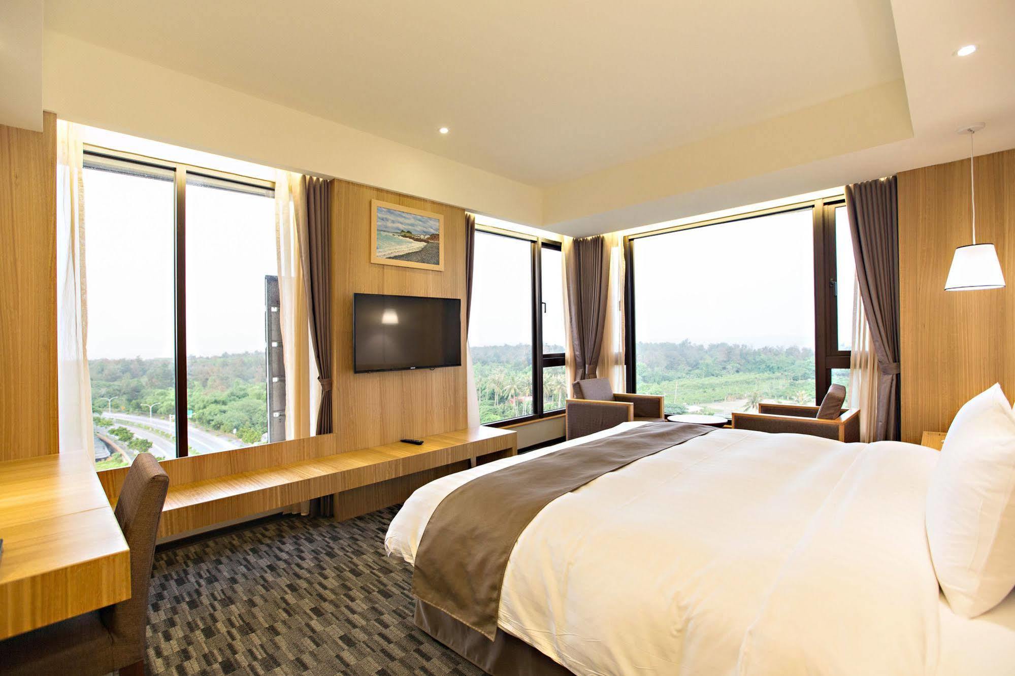 Kaishen Starlight Hotel Taitung Bagian luar foto