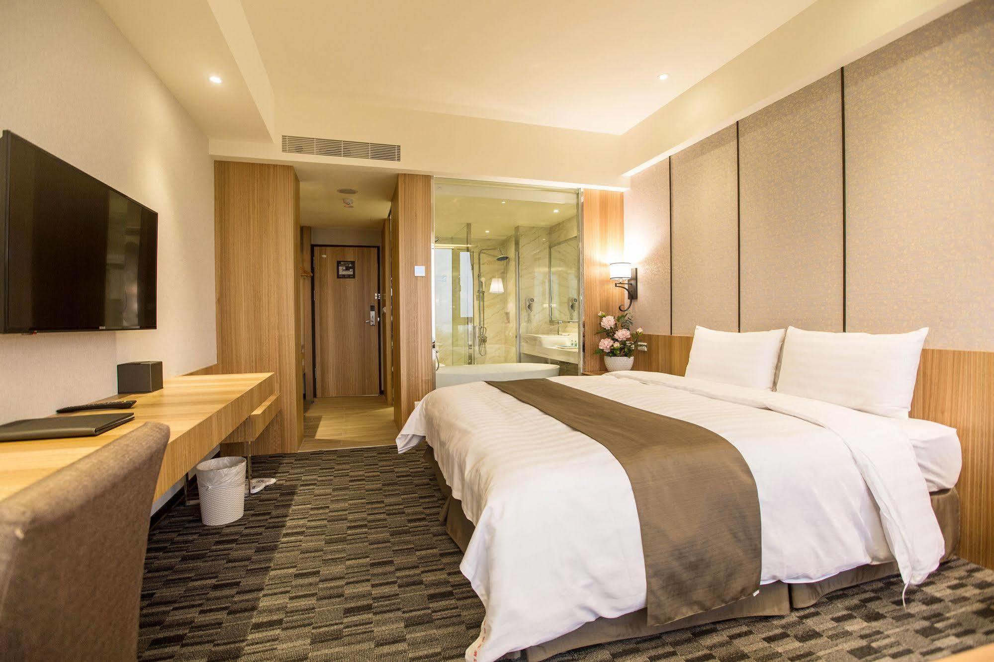 Kaishen Starlight Hotel Taitung Bagian luar foto
