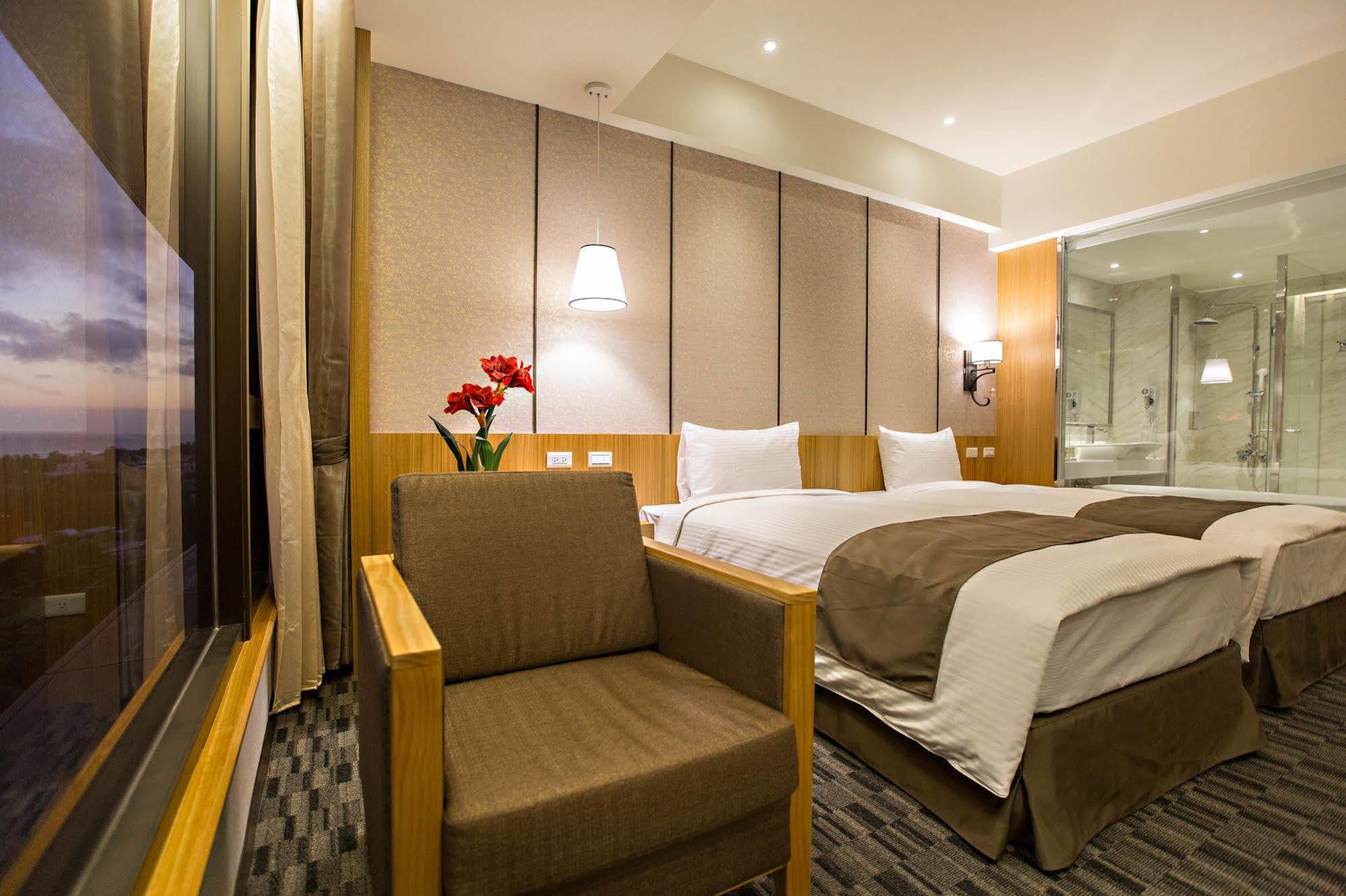 Kaishen Starlight Hotel Taitung Bagian luar foto