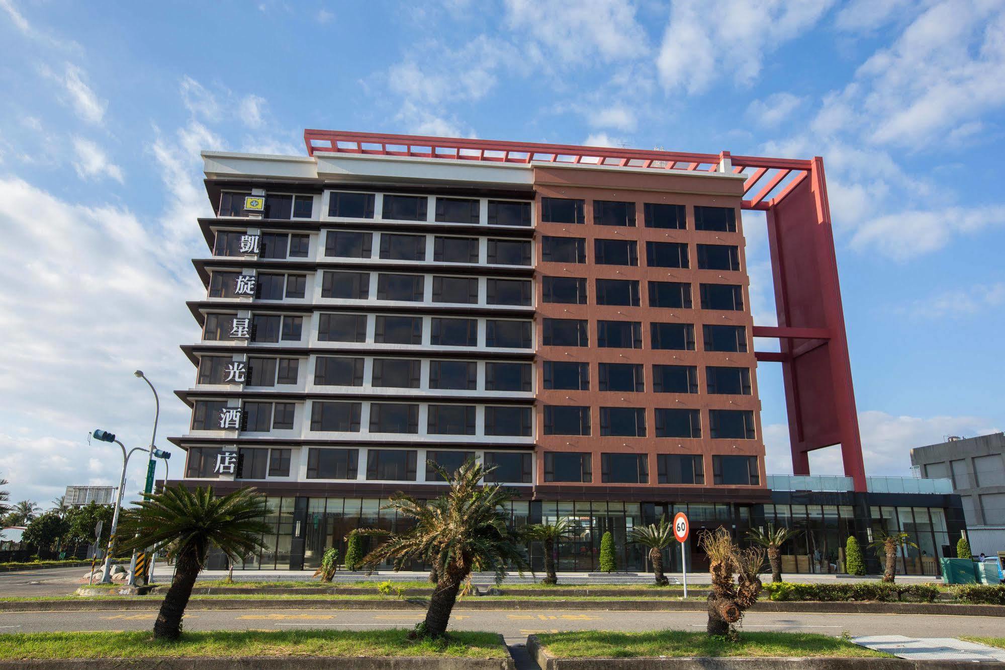 Kaishen Starlight Hotel Taitung Bagian luar foto